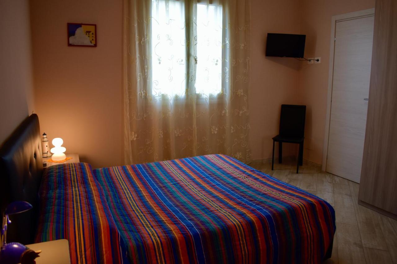 Tra Il Borgo E Il Mare Bed & Breakfast Cervo Bagian luar foto