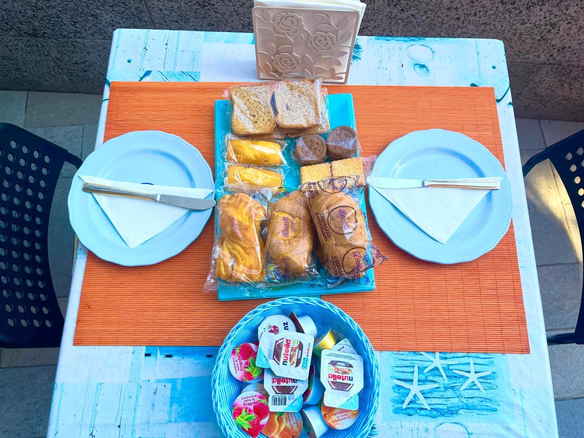 Tra Il Borgo E Il Mare Bed & Breakfast Cervo Bagian luar foto